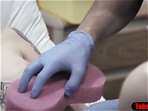 doctor gives patient a sponge bathtub and vaginal probe