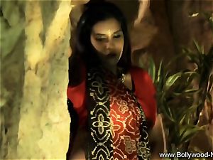 Indian cougar stunner Is astounding When She Dances