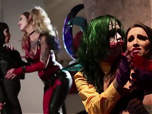 Joker porks his secretary Harley Quinn and lean tramp CatWoman